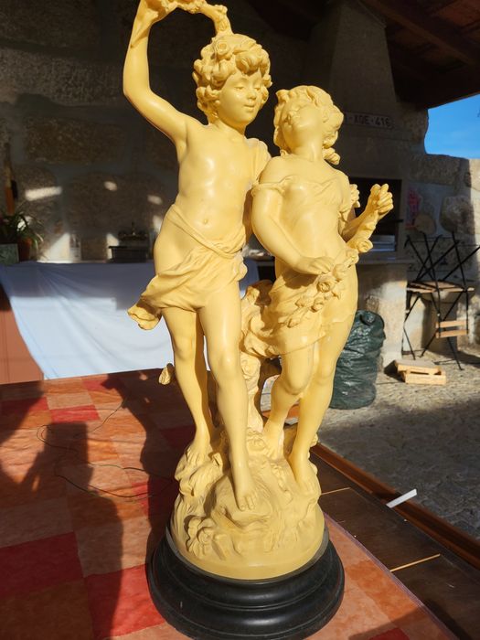 Estátua em marfinite