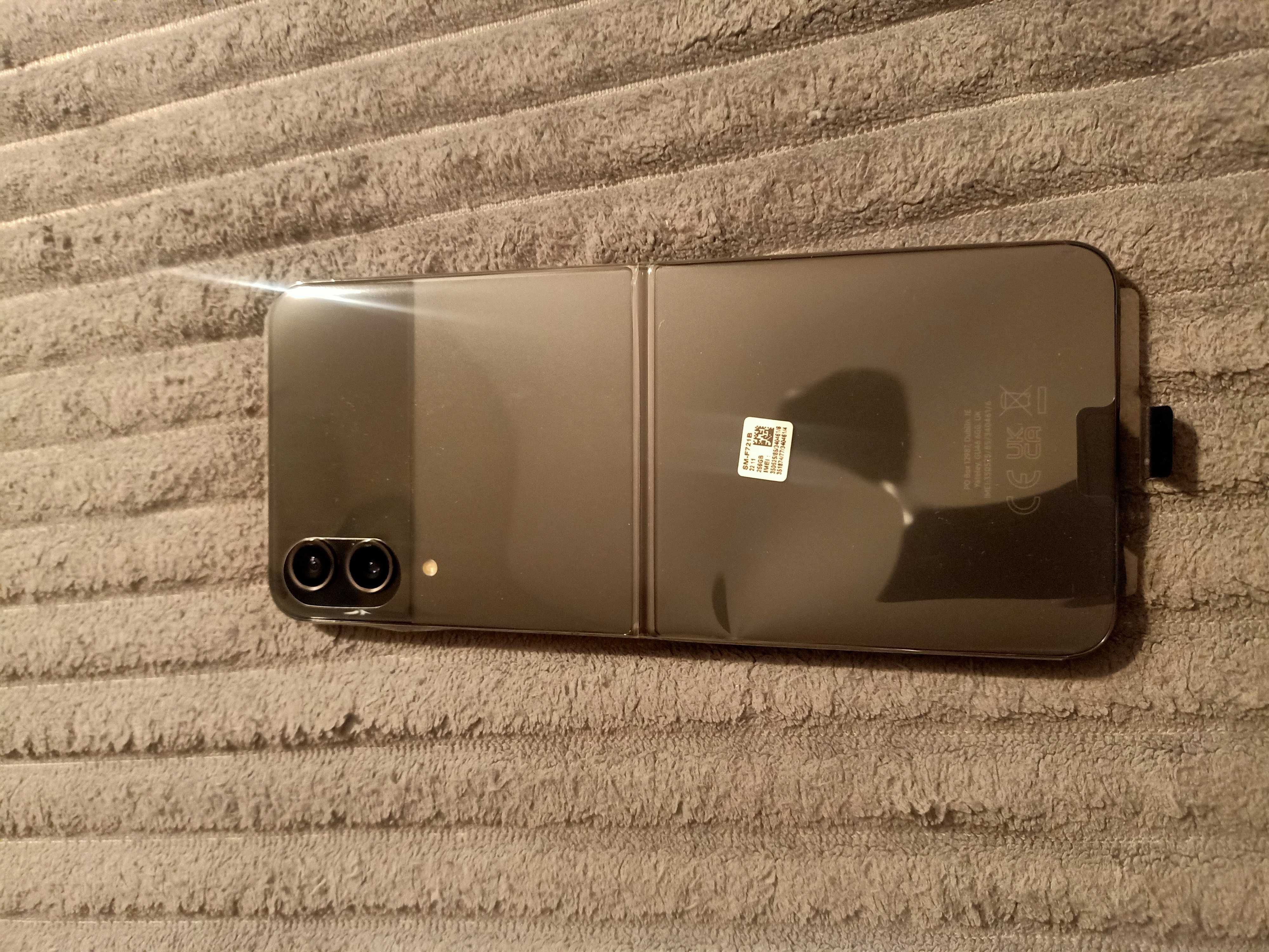 Samsung Galaxy Z Flip4 5G SM-F721 8/256GB Szary - NA GWARANCJI
