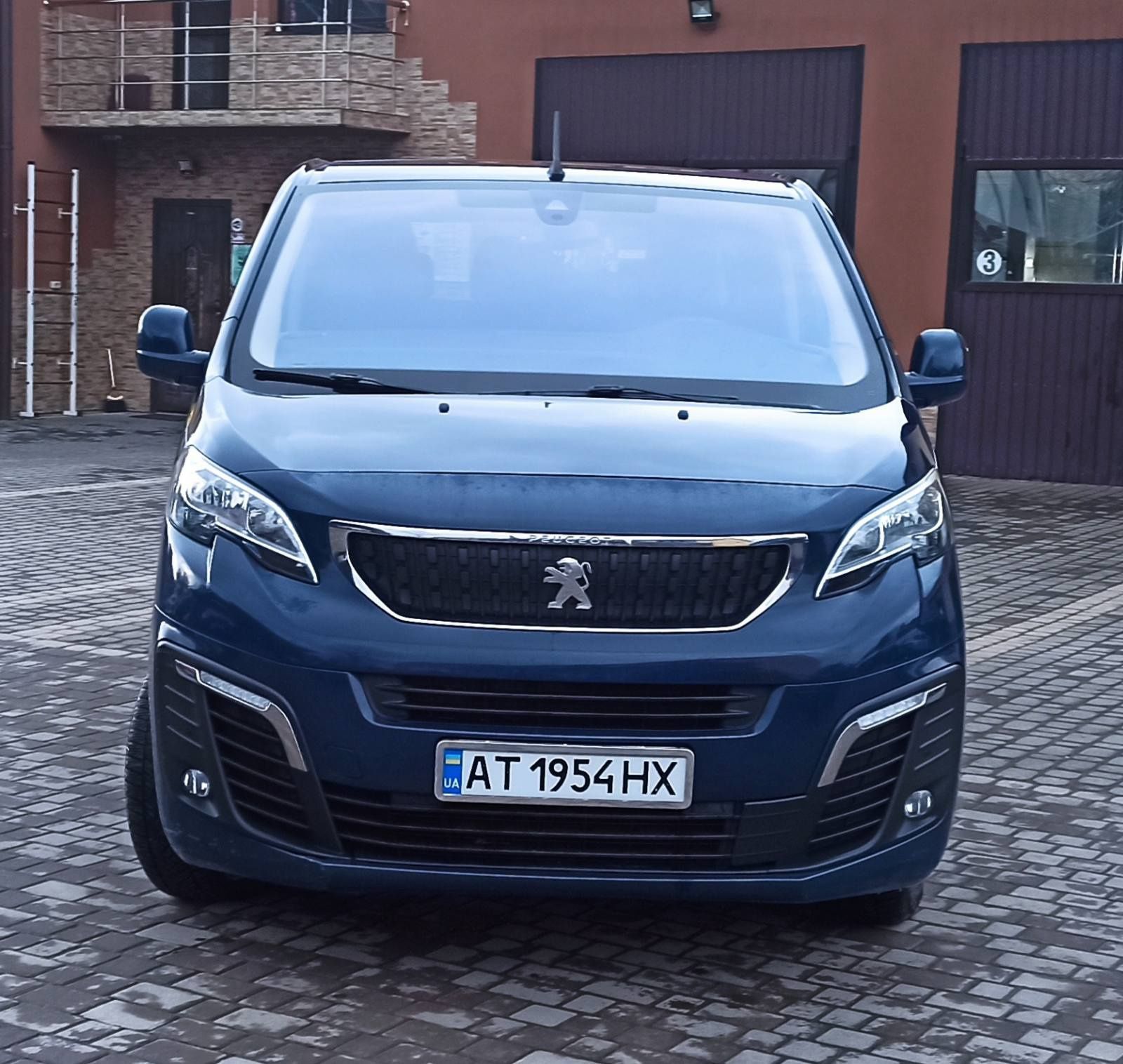 Peugeot Traveller 2018