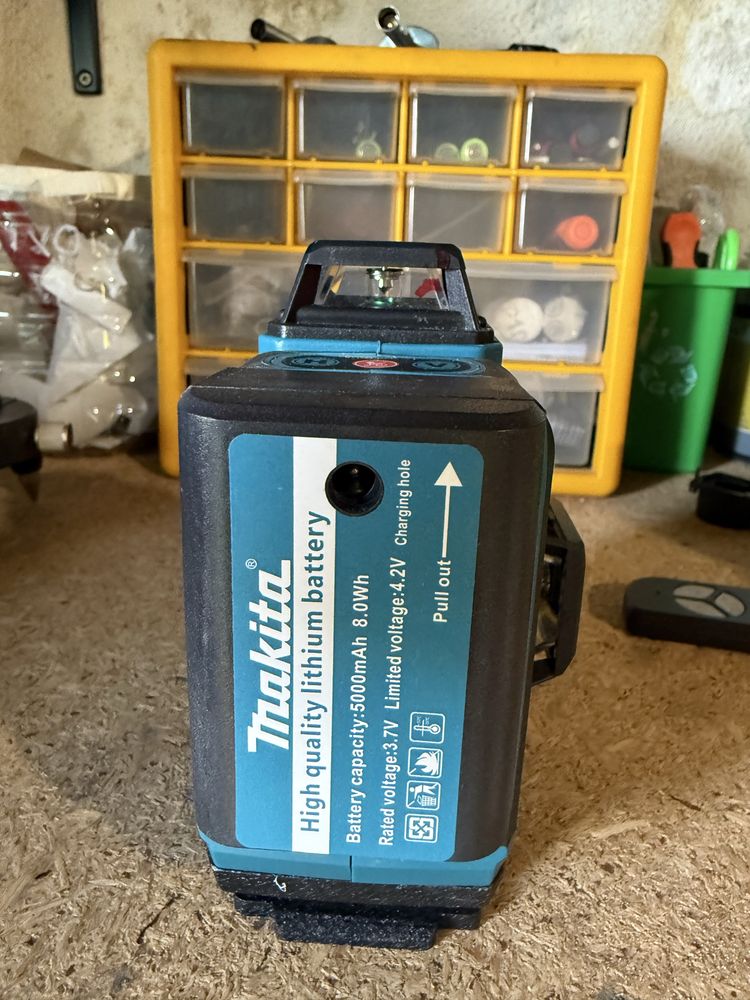 Vendo laser profissional makita com 16 linhas