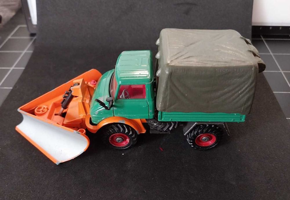 Corgi Toys Unimog Limpa-Neves