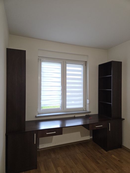 Zestaw mebli biurowych biurko +2 regały