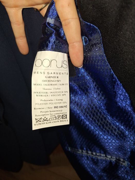 Garnitury dwa niebieskie jeden czarny