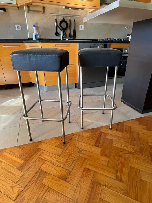 Balcão cozinha + 2 bancos altos !! Boa oportunidade!!