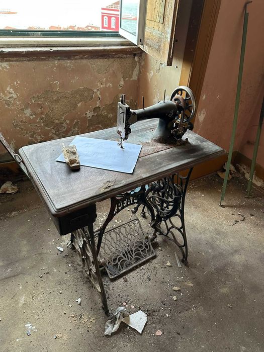 Máquina de costura Pfaff (recolha urgente)