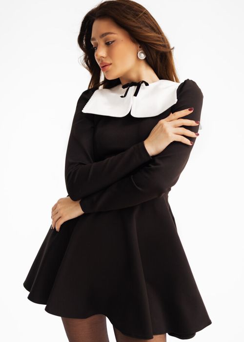 Жіноча сукня з комірцем