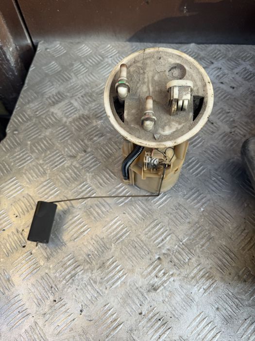 Колба насос в бак рено меган 2000год renault megane