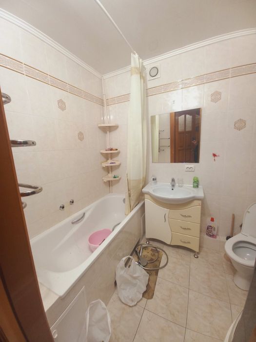 Здається чудова 2 кімната квартира на Поділля.