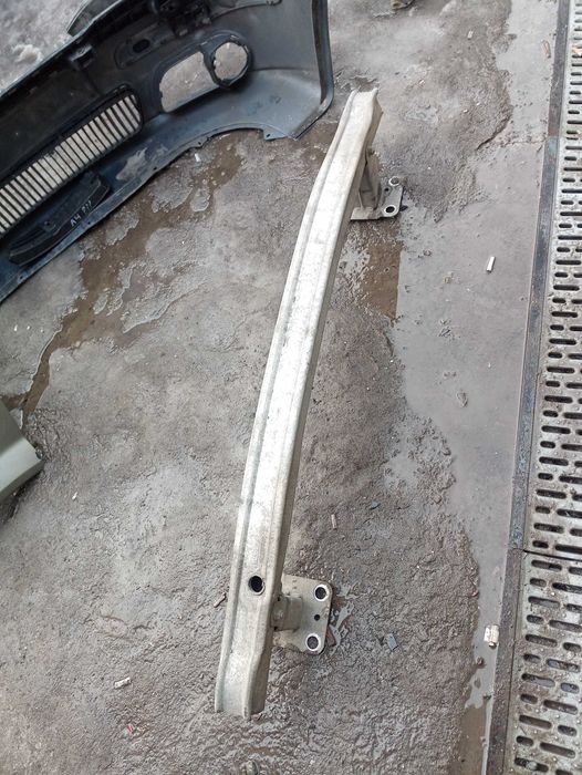 Підсилювач бампера телевізор Renault Scenic 2 II Megane Рено Сценік