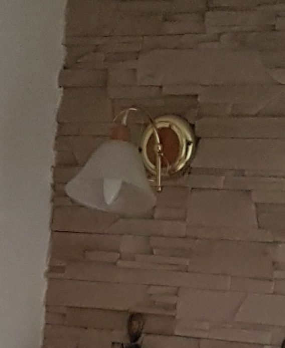 Lampa kinkiet na ścianę