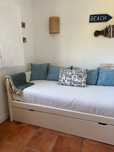 Cama solteiro 90x190 , madeira maciça em bom estado