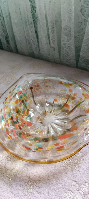 Stara patera ze szkła kolorowego z czasów PRL-u