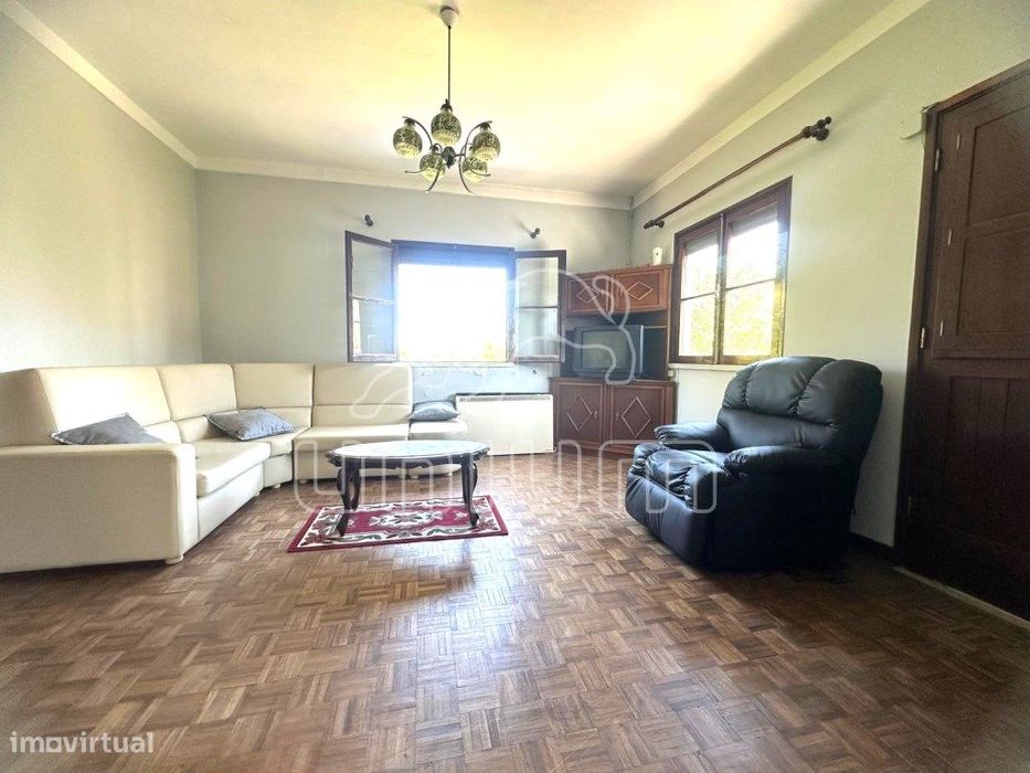 Moradia independente com terreno