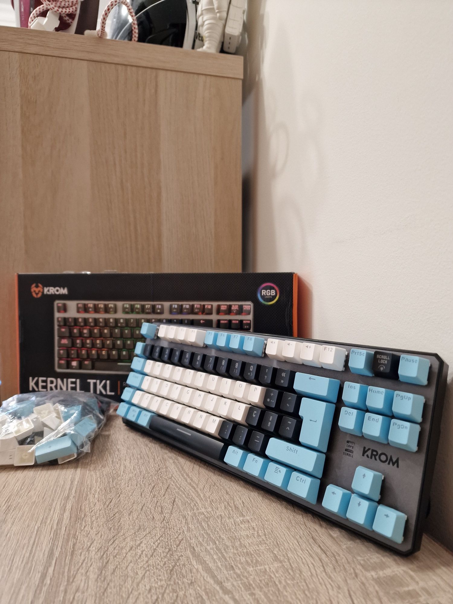 Teclado mecânico Krom Kernel TKL (layoutPT) |