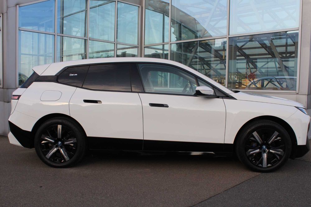 Аренда авто Bmw IX 50 2022  прокат оренда автомобіля  БМВ