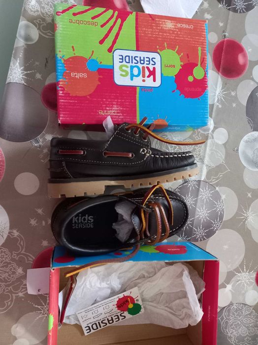Sapatos vela menino castanhos novos