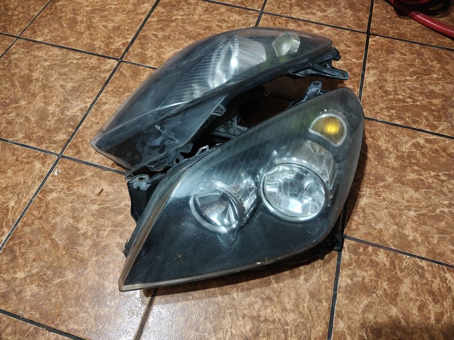 Lampy przednie Opel Astra H