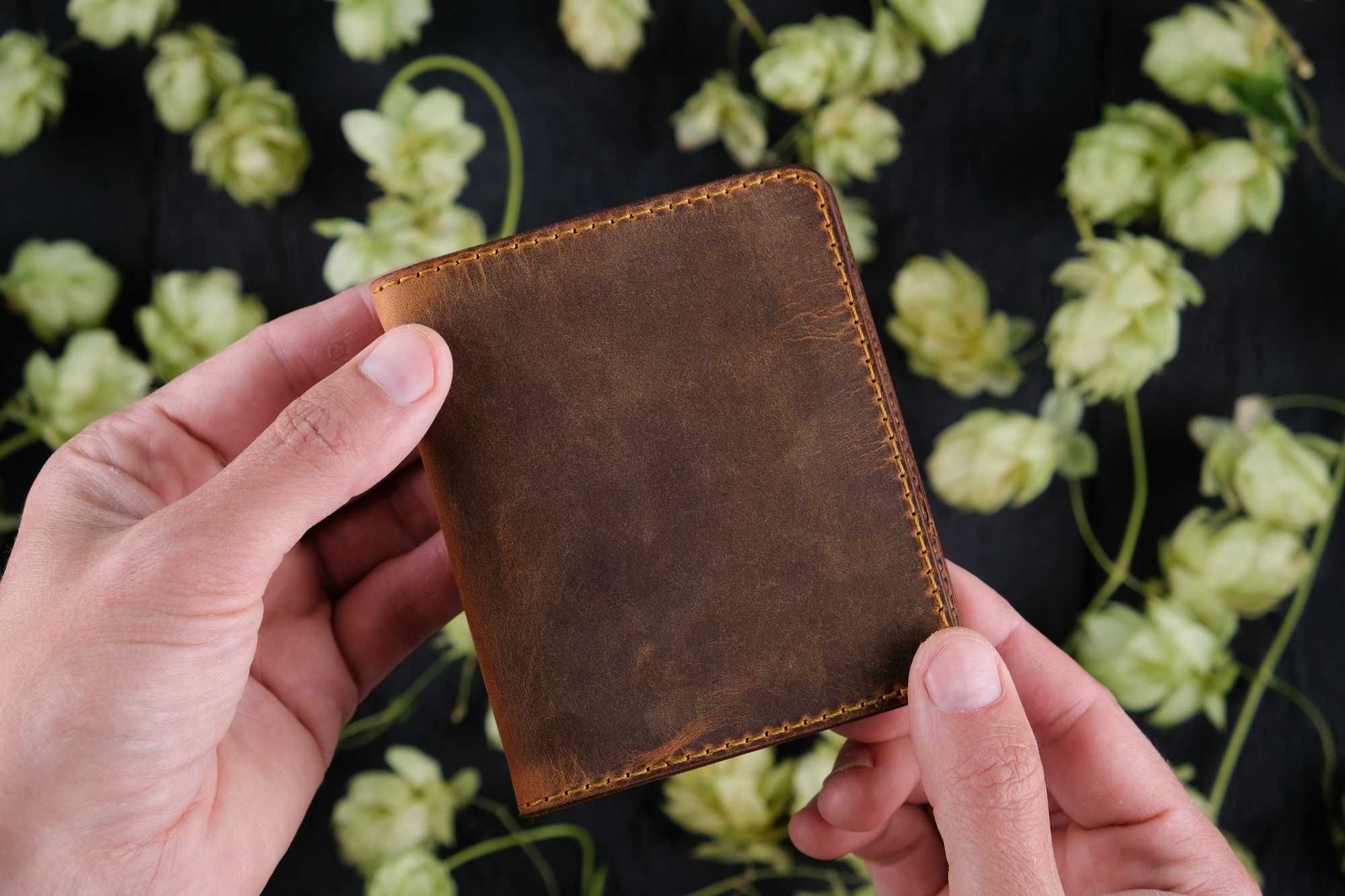 Шкіряний гаманець ручної роботи мінімалістичний стиль персоналізація