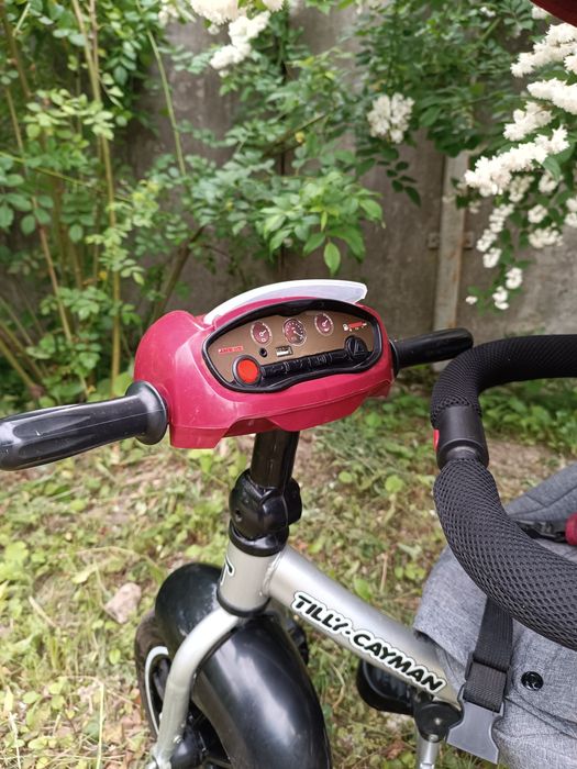 Продам дитячий трьохколісний велосипед