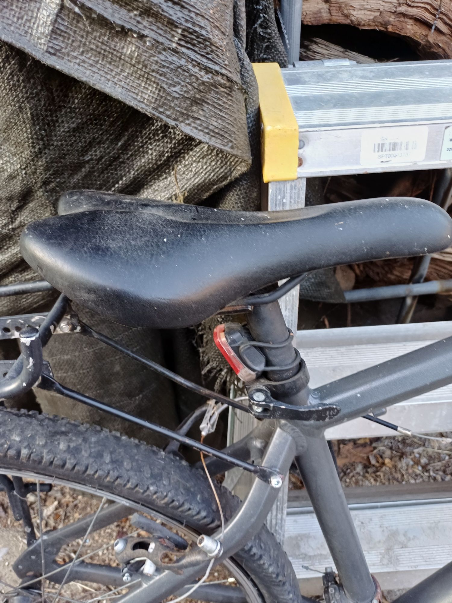 Bicicleta para peças.