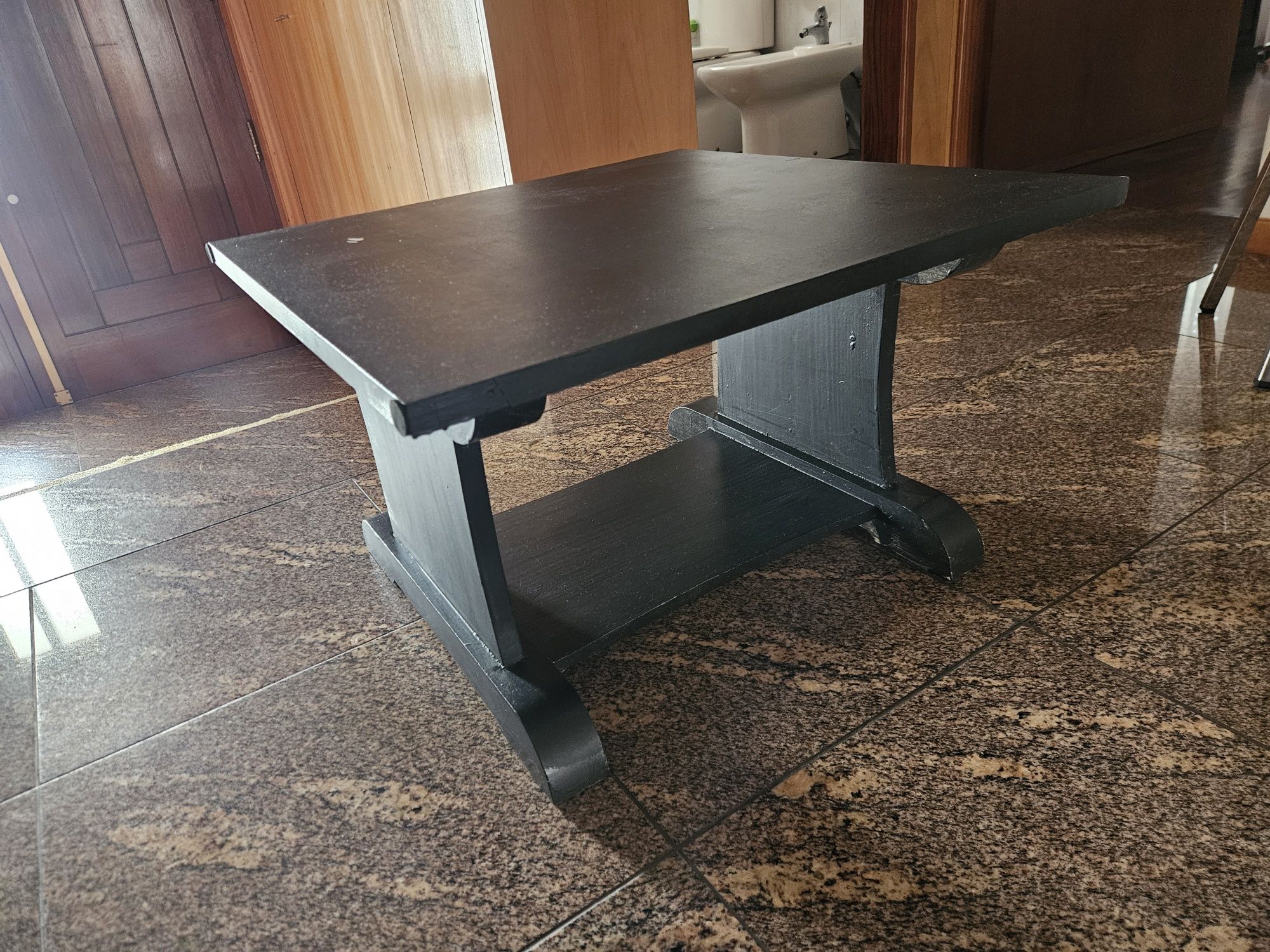 Mesa de apoio preta