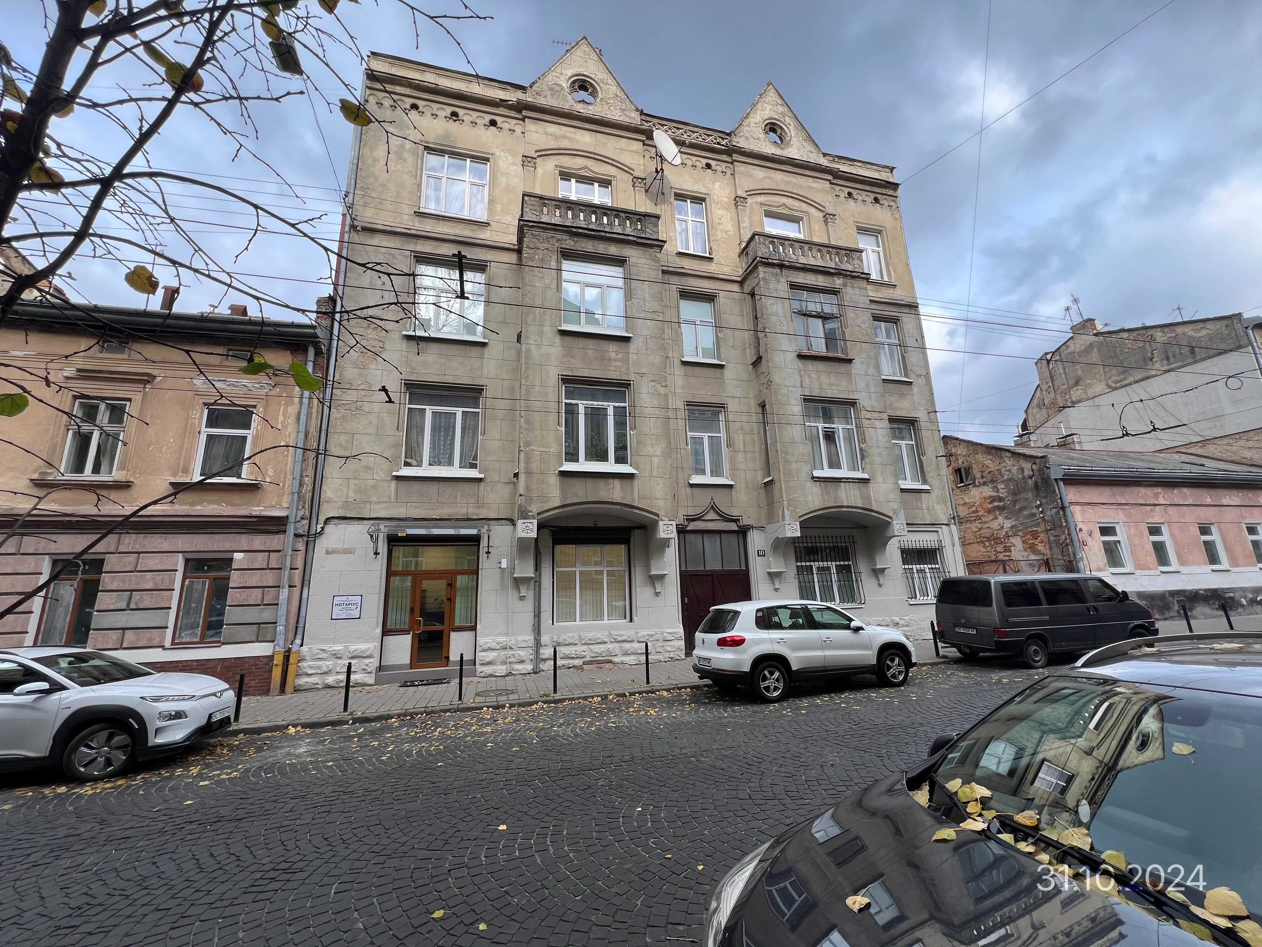 Нежитлові приміщення цокольного поверху, площею 17,3 кв.м, м.Львів