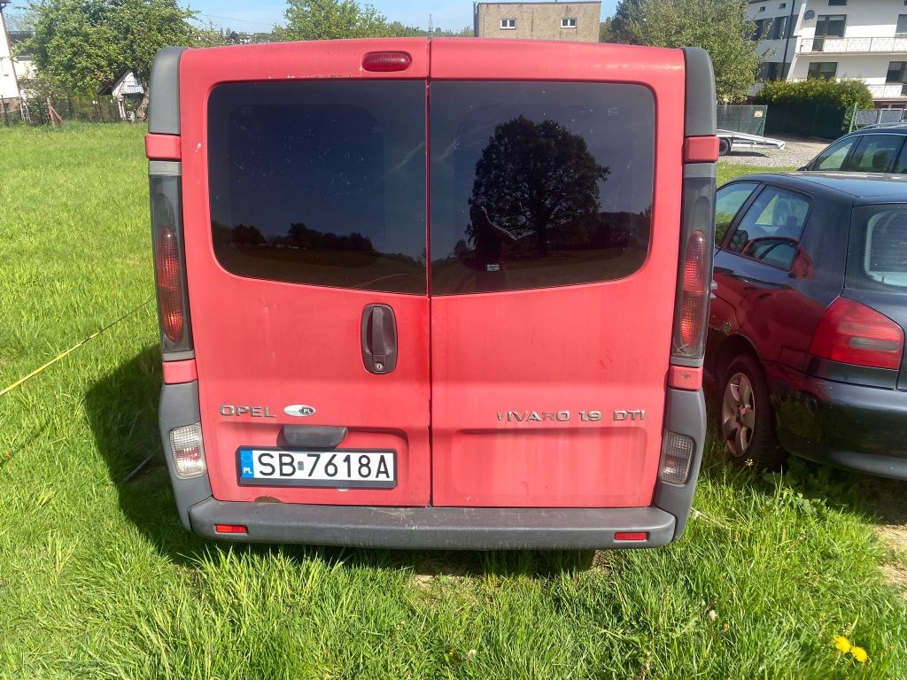 Opel Vivaro 1,9dci pali jeździ długie opłaty