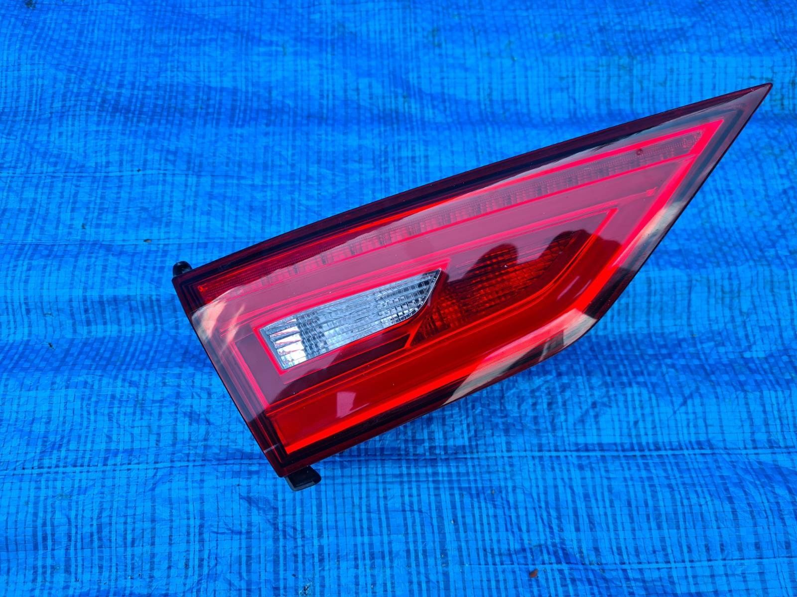 LAMPA lewa tylna LED USA w klapę AUDI A3 S3 8V 8V5 sedan