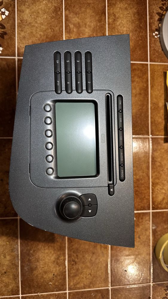 Radio Seat Leon 2