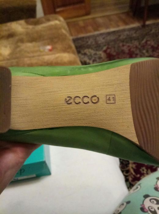 Кожаные туфли фирмы ECCO