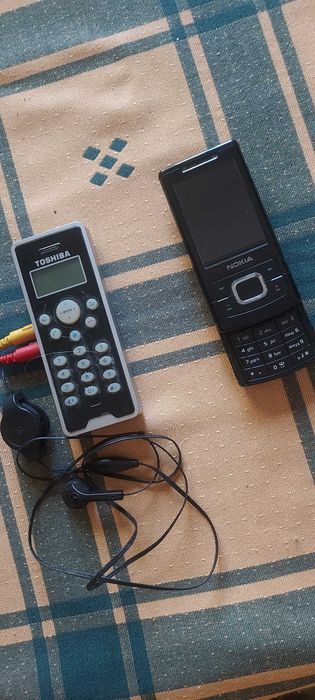 2 TELEMÓVEIS MUITO ANTIGOS. Fotos.para colecção.