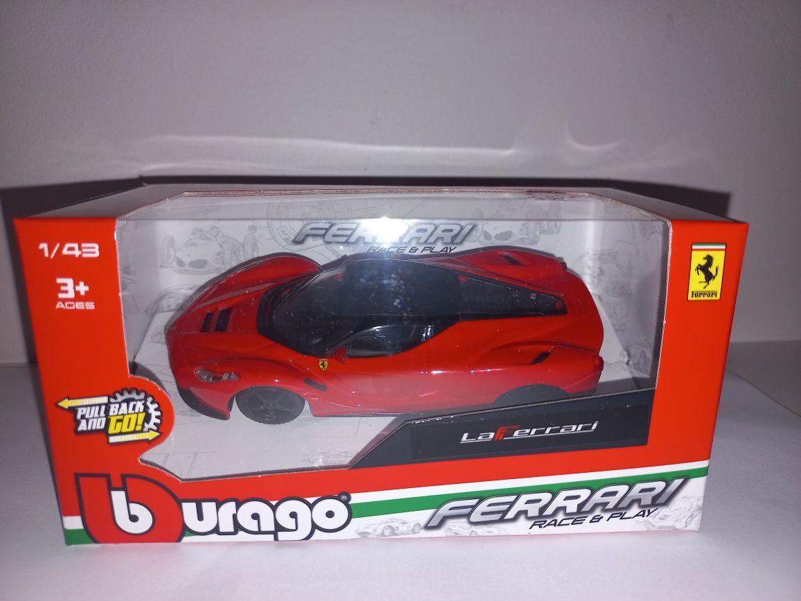 Bburago Ferrari Laferrari race&play z napędem,skala 1:43
