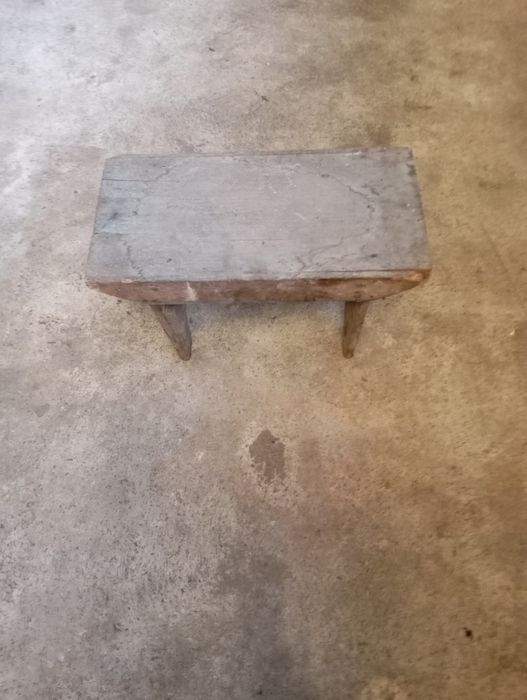 Vendo este banco muito bonito