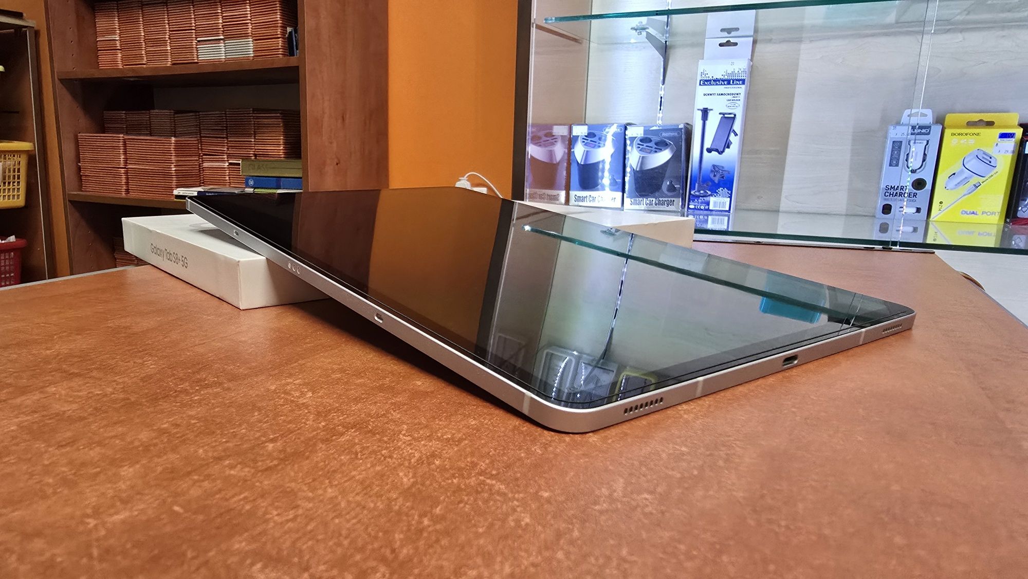 Tablet Samsung Galaxy Tab S8+ 5G 12.4" 128GB/8GB RAM srebrny, stan bdb