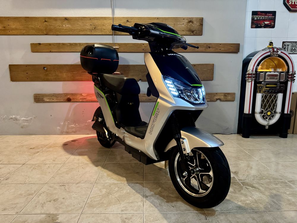 Scooter eletrica sem carta Voltrish Azores