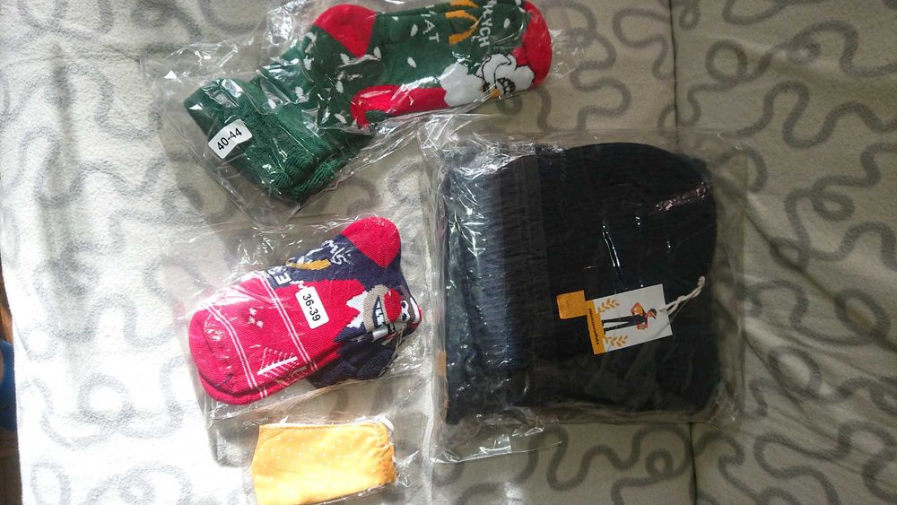 Zestaw McDonald's czapka i szalik + skarpety świąteczne gratis