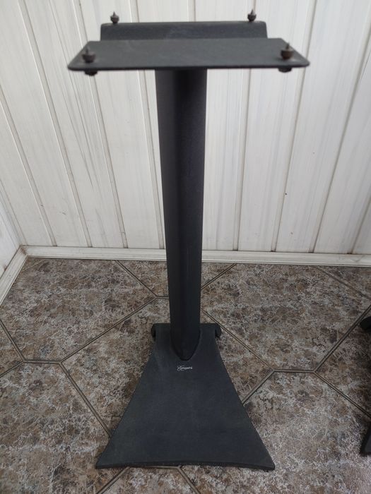 Стійки під акустичну Vogel's