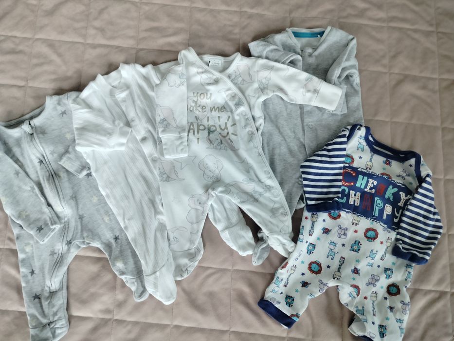 Pajacyki śpioszki firm M&S, George Tu