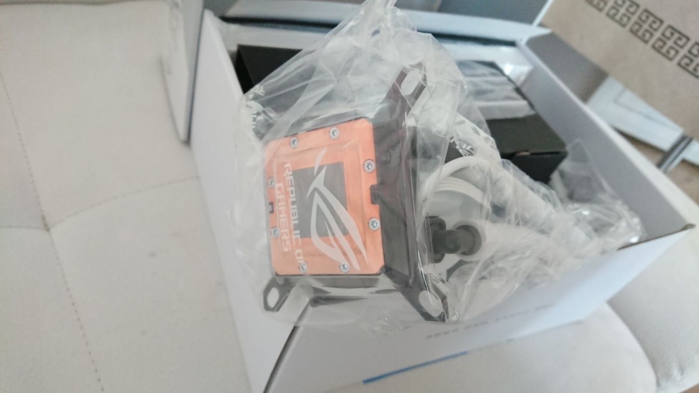 Водяне охолодження ASUS ROG RYUO III 240 ARGB White