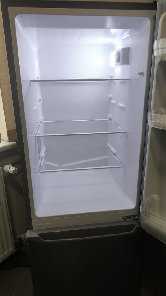 Lodówka OK. OFK 411-1 E 142,2cm Ciemny Inox