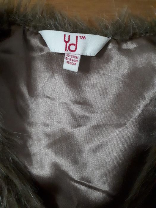 Colete em pêlo, menina.