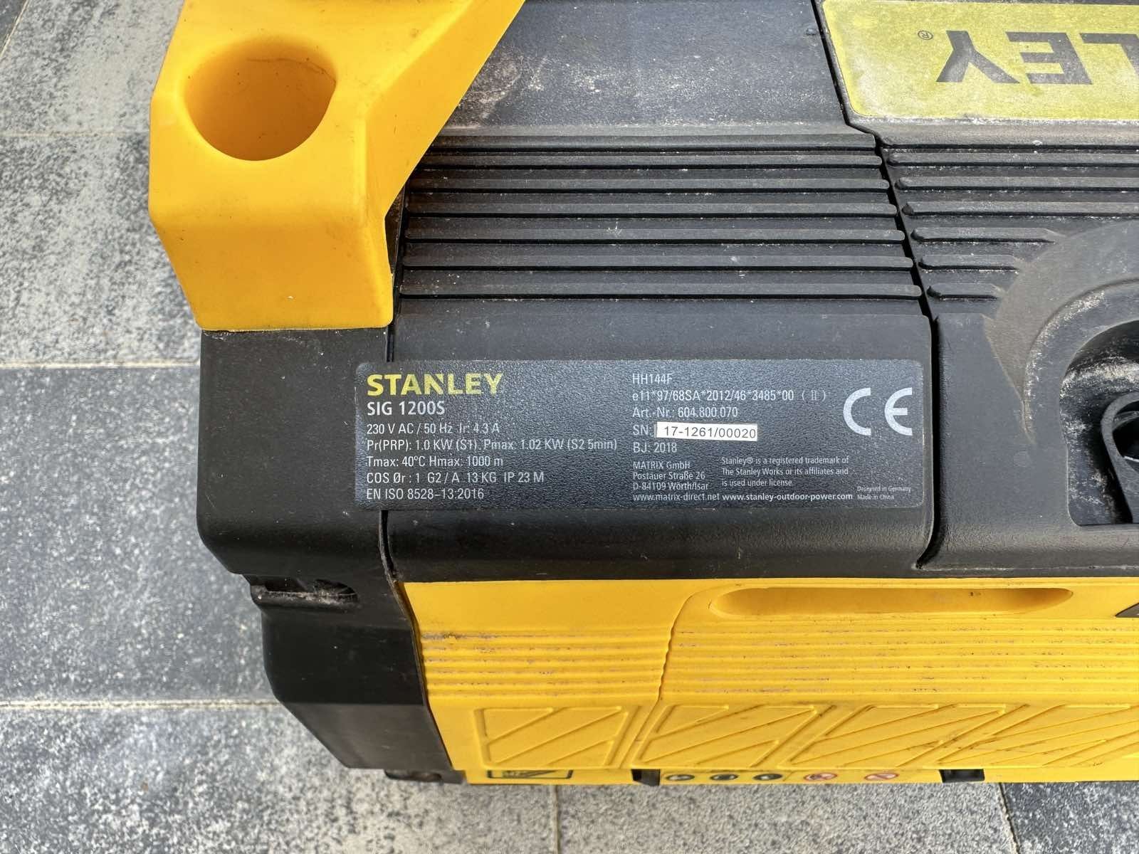 Iнвенторний бензиновий генератор 
Stanley Sig 1200S

- Вихідна напруга