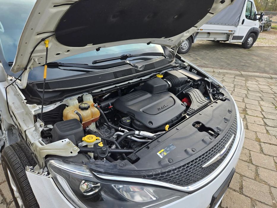 Chrysler Pacifica Touring L /  Skóra /  Navi / Kamera / El. Drzwi