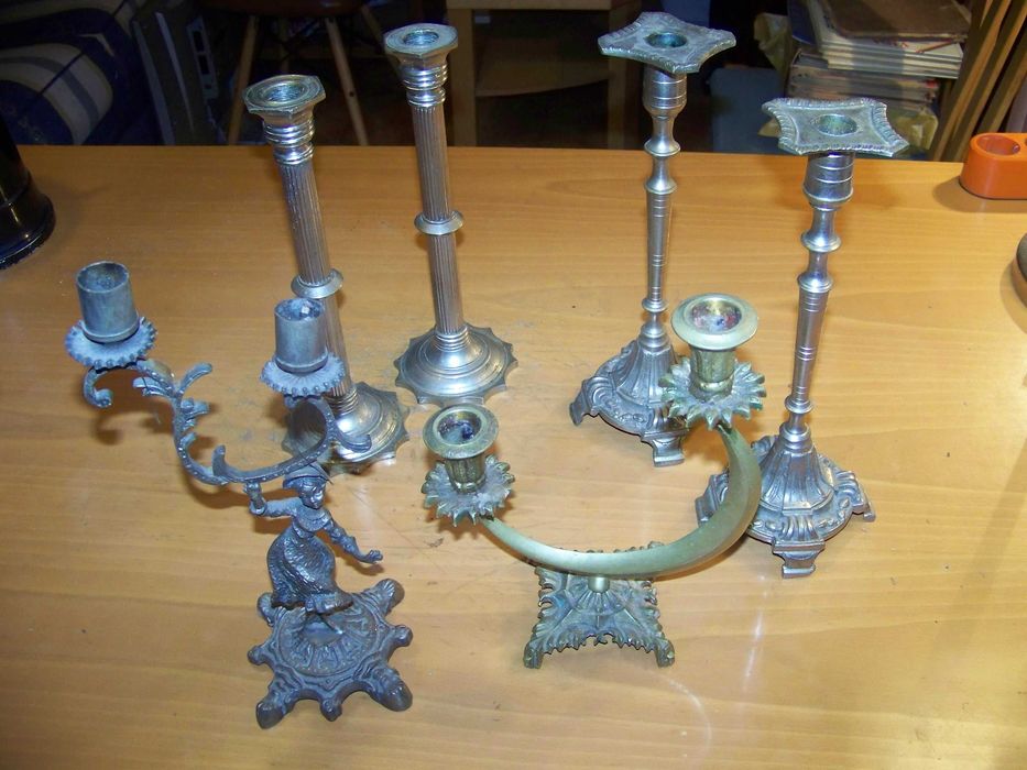 conjunto de cadelabros e pedestrais para velas