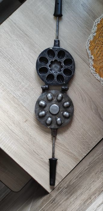 Горішниця форма металева чугунна