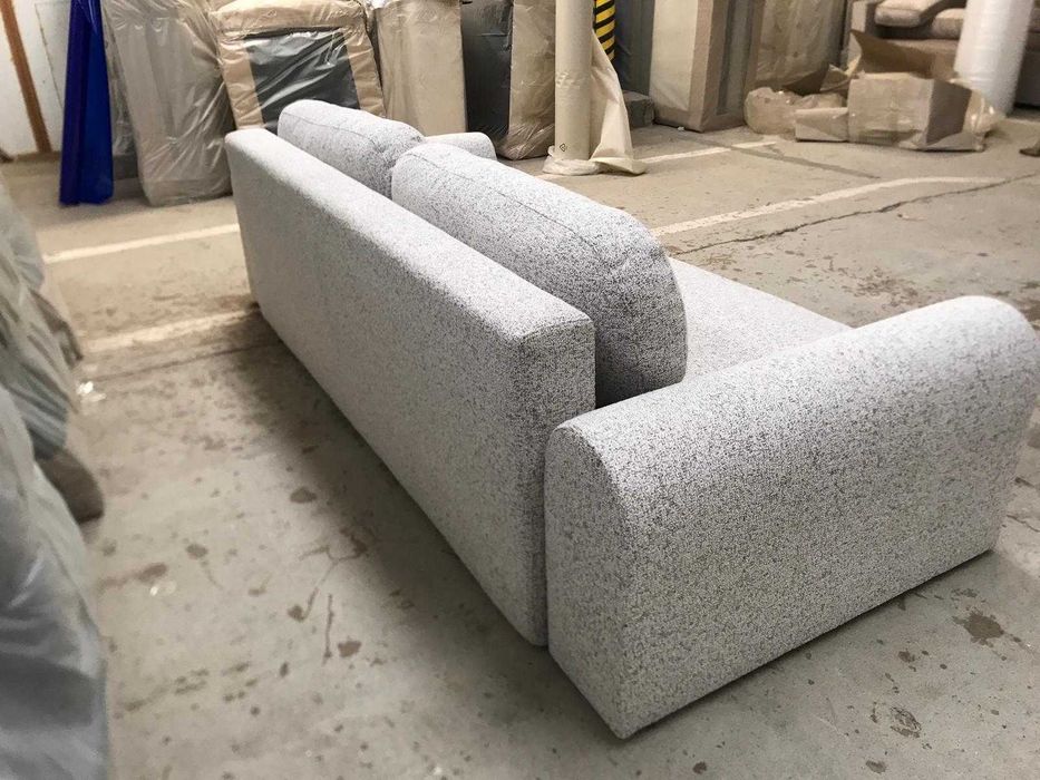 Piękna nowa sofa z funkcją spania