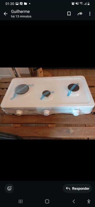 Vendo fogão pequeno a gás com 3 bocas. O fogão nunca foi usado.