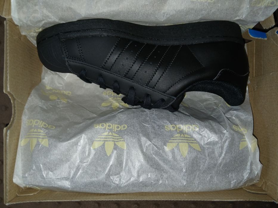 Superstary czarne - Nowe