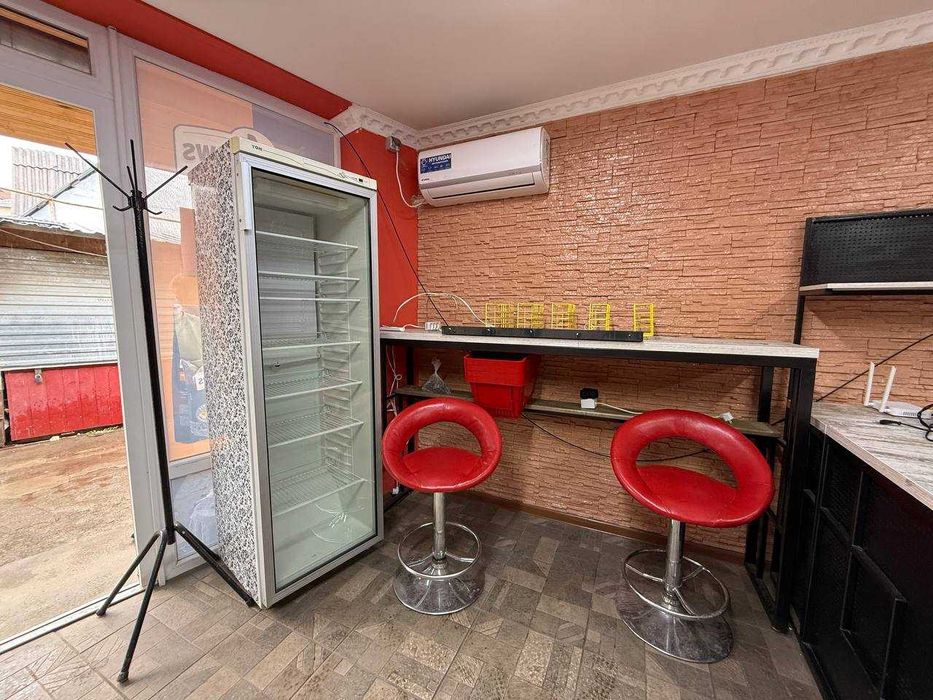 Продаж комерційного приміщення в центрі Надвірної! БАЗАР