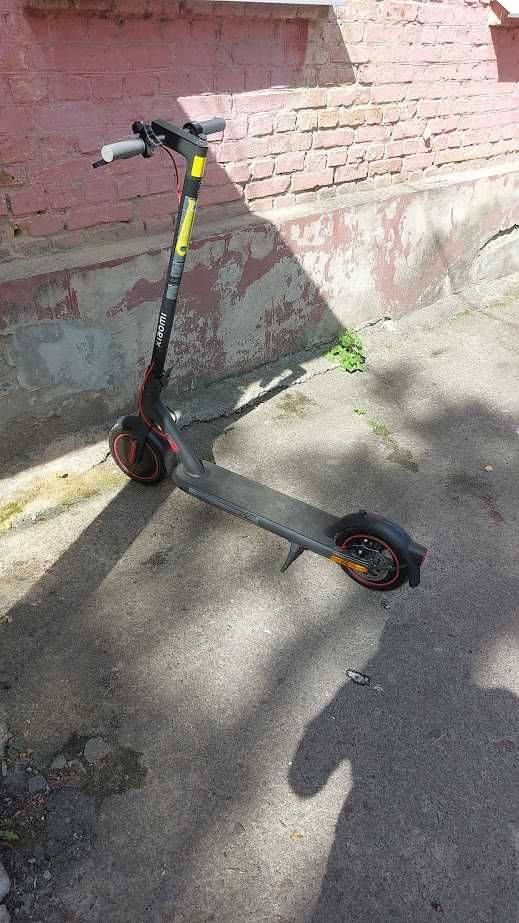 Електросамокат Xiaomi scooter pro 4